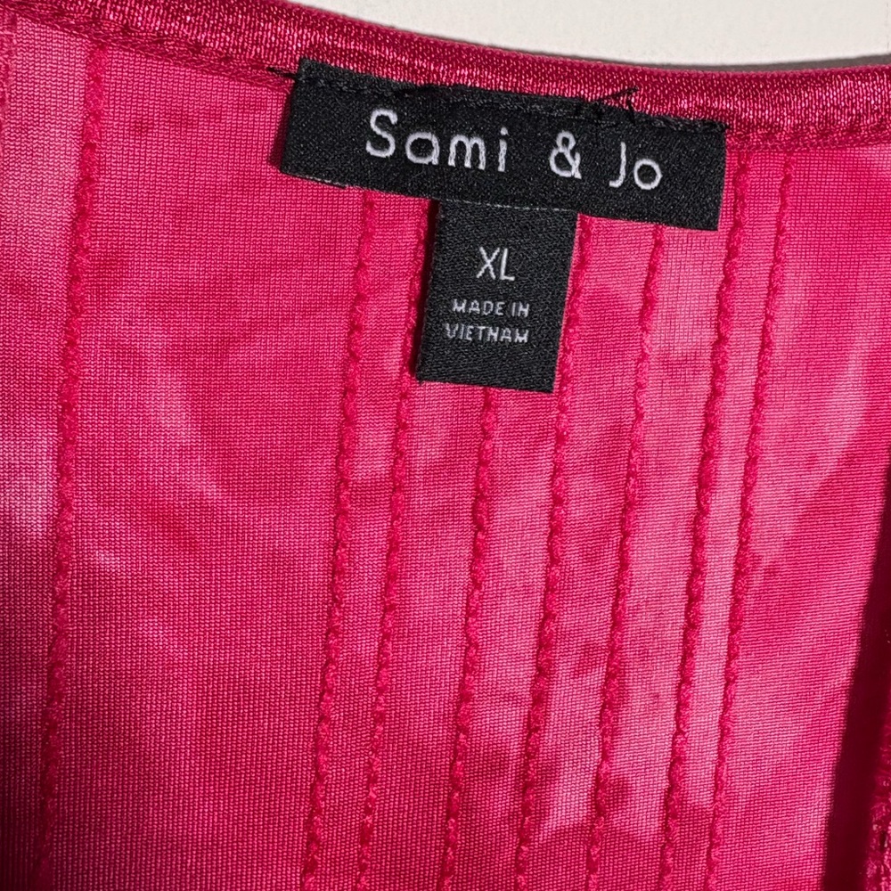 Sami & Jo Vibrant Pink Top - Picture 2 of 7